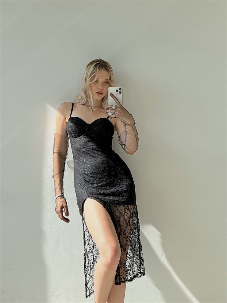 Dantel Göğüs Kuplu İnce Askılı Tavian Kadın Siyah Yırtmaçlı Elbise 22Y000332