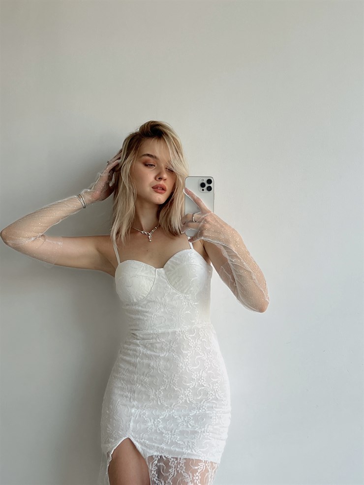 Dantel Göğüs Kuplu İnce Askılı Tavian Kadın Beyaz Yırtmaçlı Elbise 22Y000332