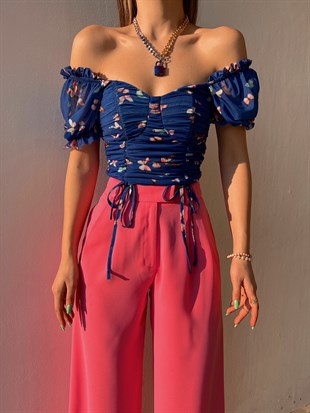 Kelebekli Açık Omuz Drapeli Dasia Kadın Saks Crop Bluz 22K000618