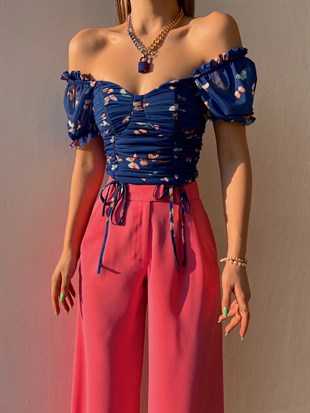 Kelebekli Açık Omuz Drapeli Dasia Kadın Saks Crop Bluz 22K000618