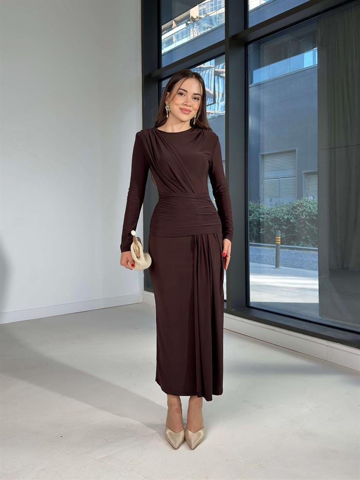 Drapeli Kapalı Yırtmaç Detaylı Dawn Kahve Kadın elbise 26K019