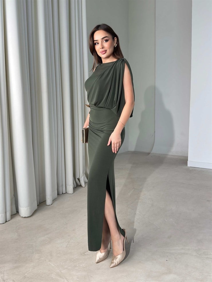 Tek Kol Asimetrik Drape Detaylı Aksesuarlı Yandan Yırtmaçlı Haki Declan Kadın Elbise 26Y416