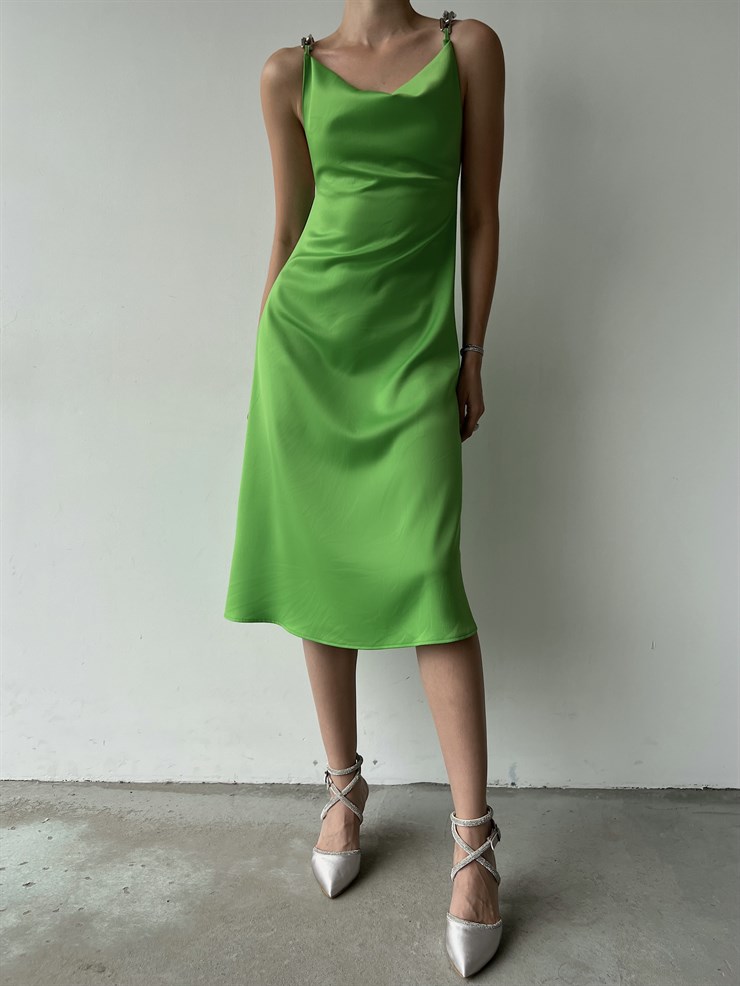 Degaje Yaka Saten Sırt Dekolteli  Zincir Askılı Larina Kadın Yeşil Midi Elbise 22Y000364