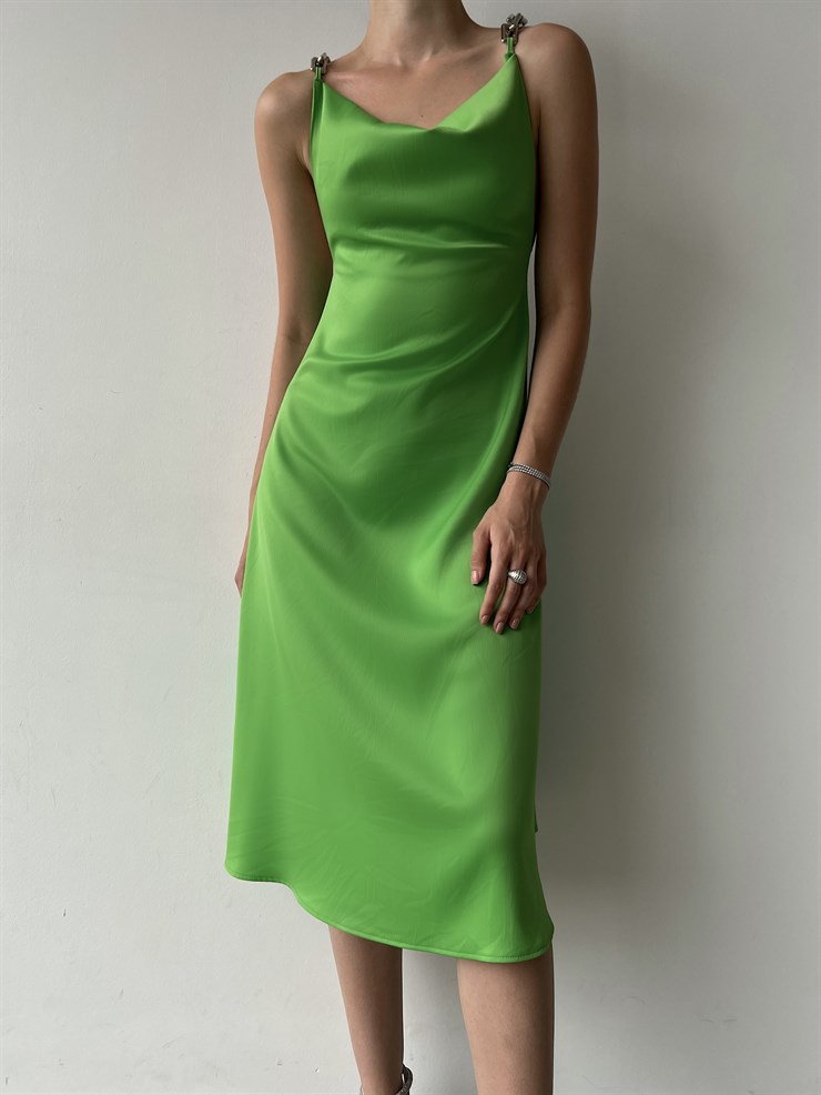 Degaje Yaka Saten Sırt Dekolteli  Zincir Askılı Larina Kadın Yeşil Midi Elbise 22Y000364