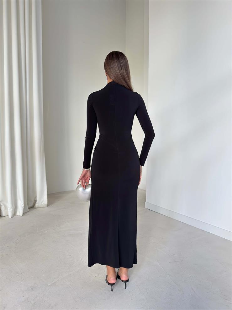 Önü Beden Aksesuarlı Büzgülü Deglen Siyah Kadın Elbise 26K190