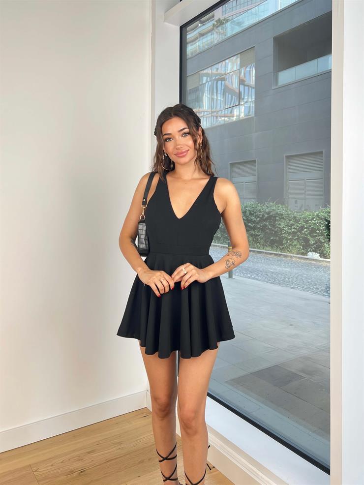 V Yaka Sırt Dekolteli Deni Kadın Siyah Mini Şort Elbise 24Y752
