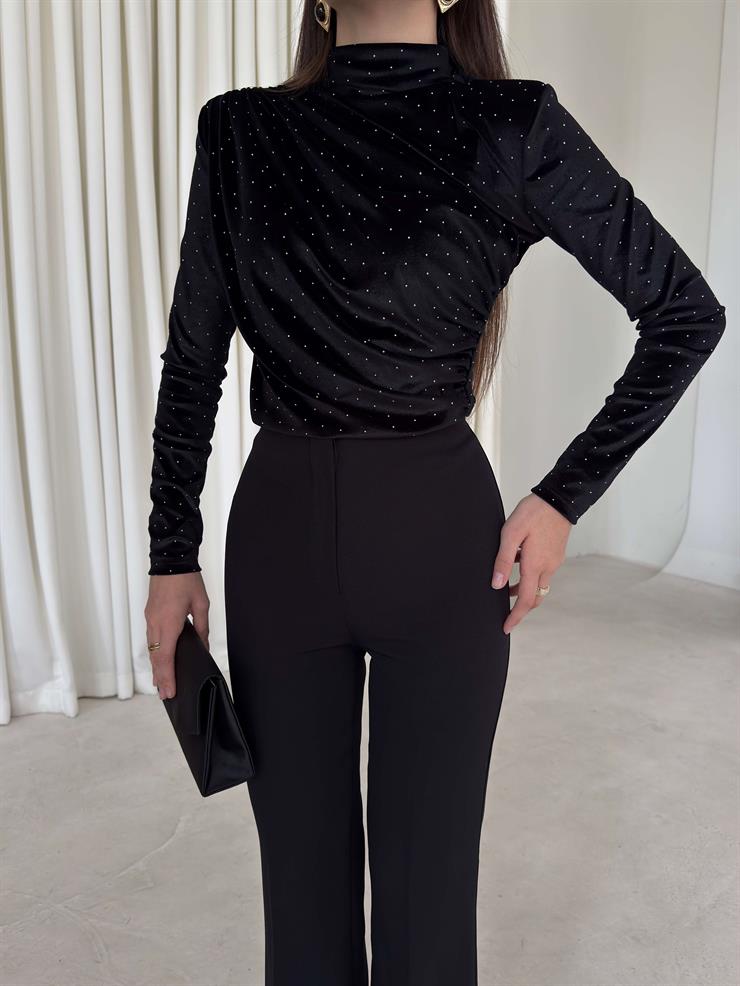 Taşlı Boğazlı Drape Detaylı Kadife Denlida Siyah Kadın Bluz 26K341