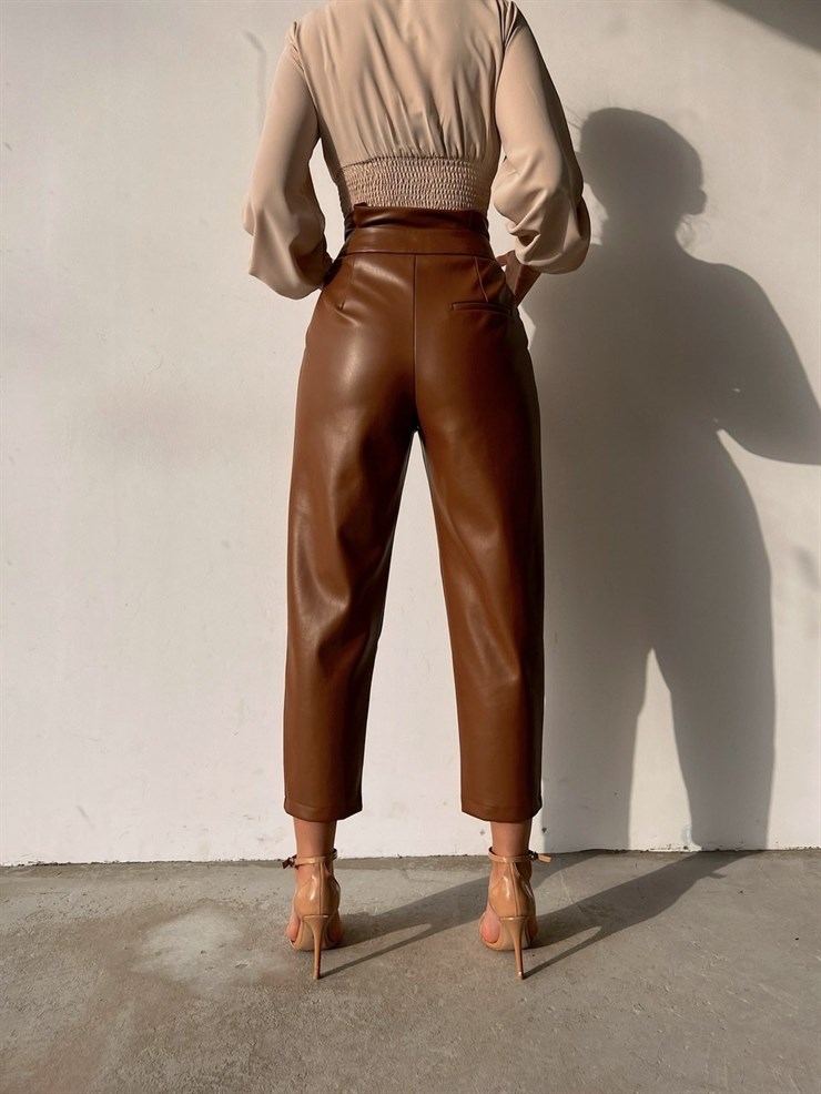 Deri Beli Pileli Havuç Paça Kadın Kahverengi 22K000380