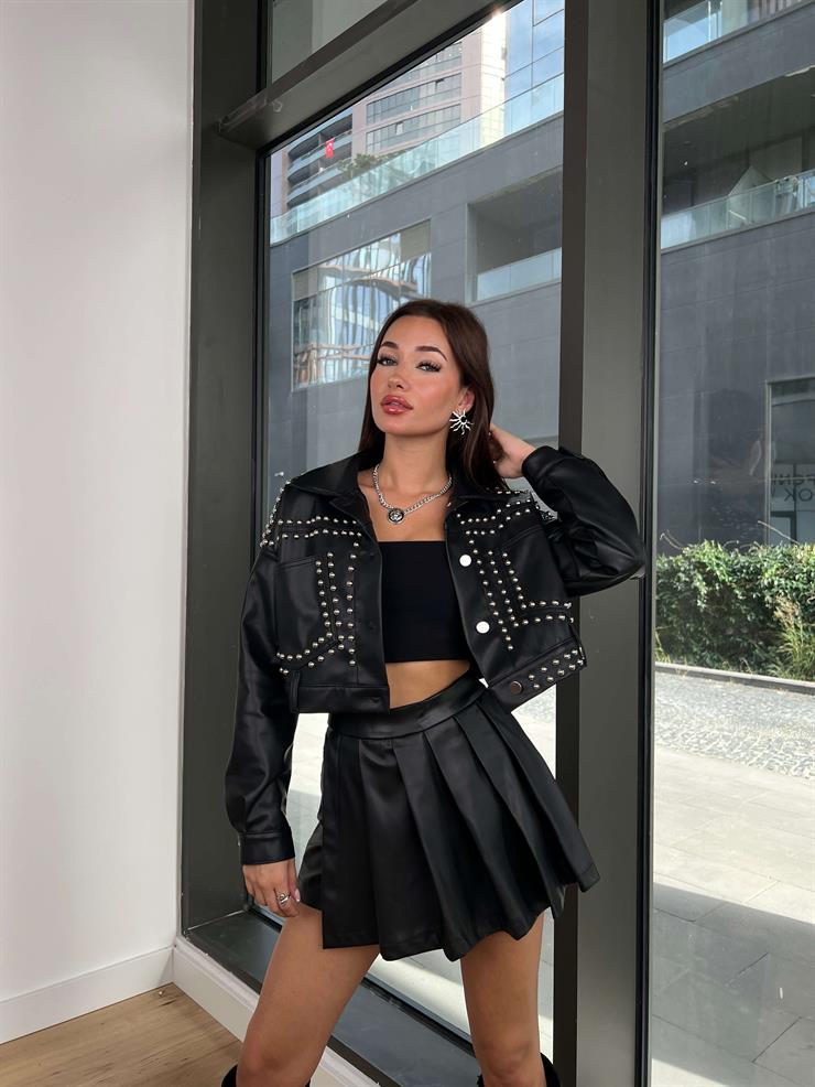 Zımba Detaylı Vegan Deri Kadın Siyah Crop Mont 24k000183