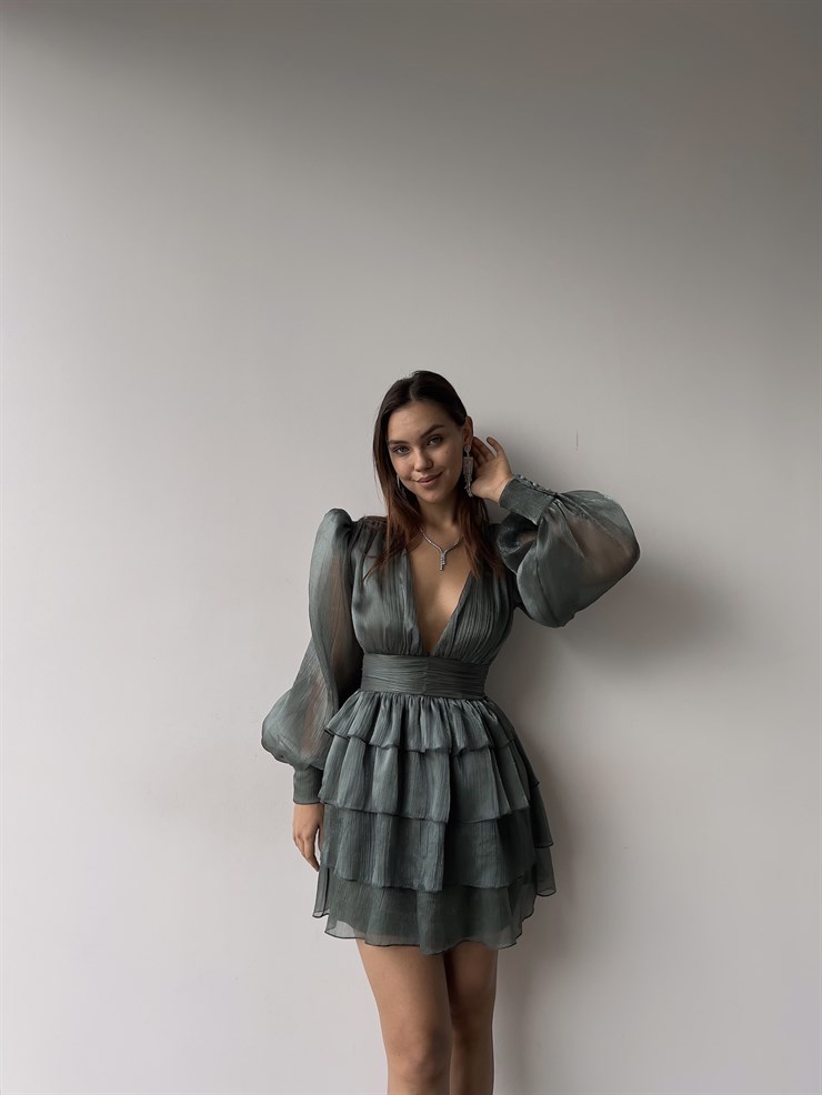 Derin V Yaka Belden Oturtmalı Tül Kol Crown Kadın Haki Fırfırlı Elbise 23K000314