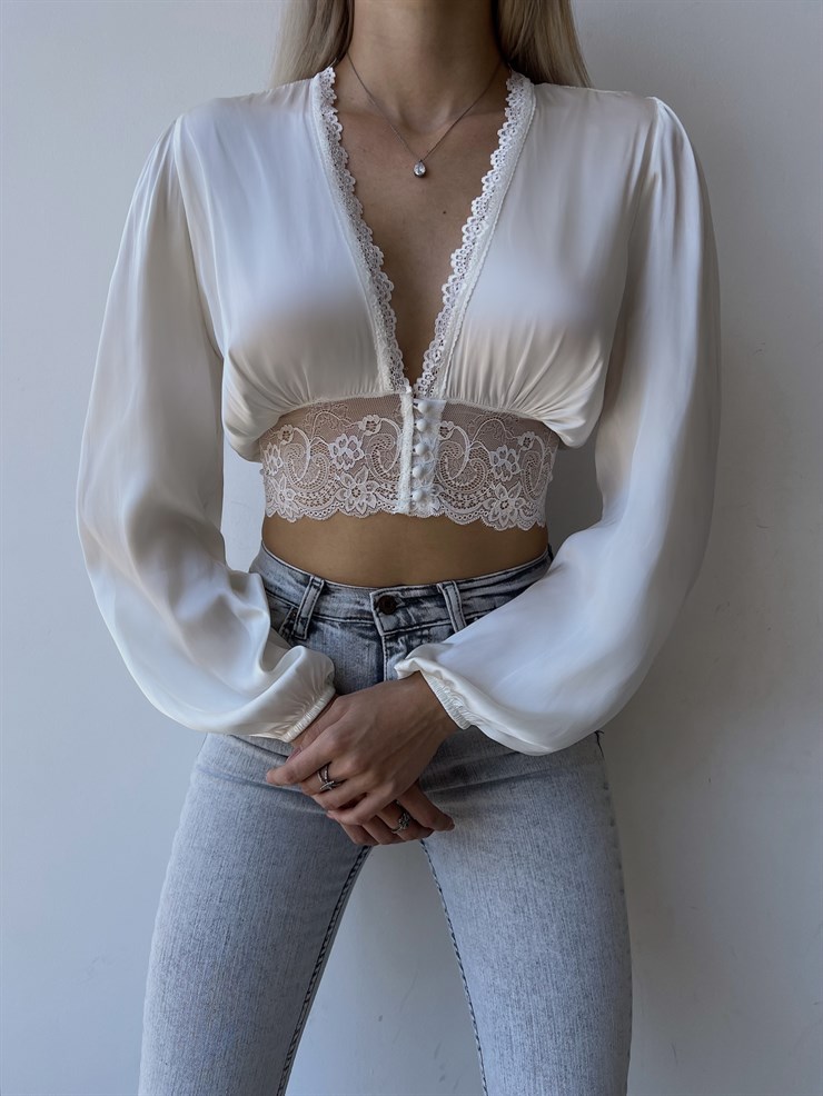 Derin V Yaka Dantel Detay Düğme Kapamalı Uzun Lastikli Kol Mentha Beyaz Saten Bluz 23K000088