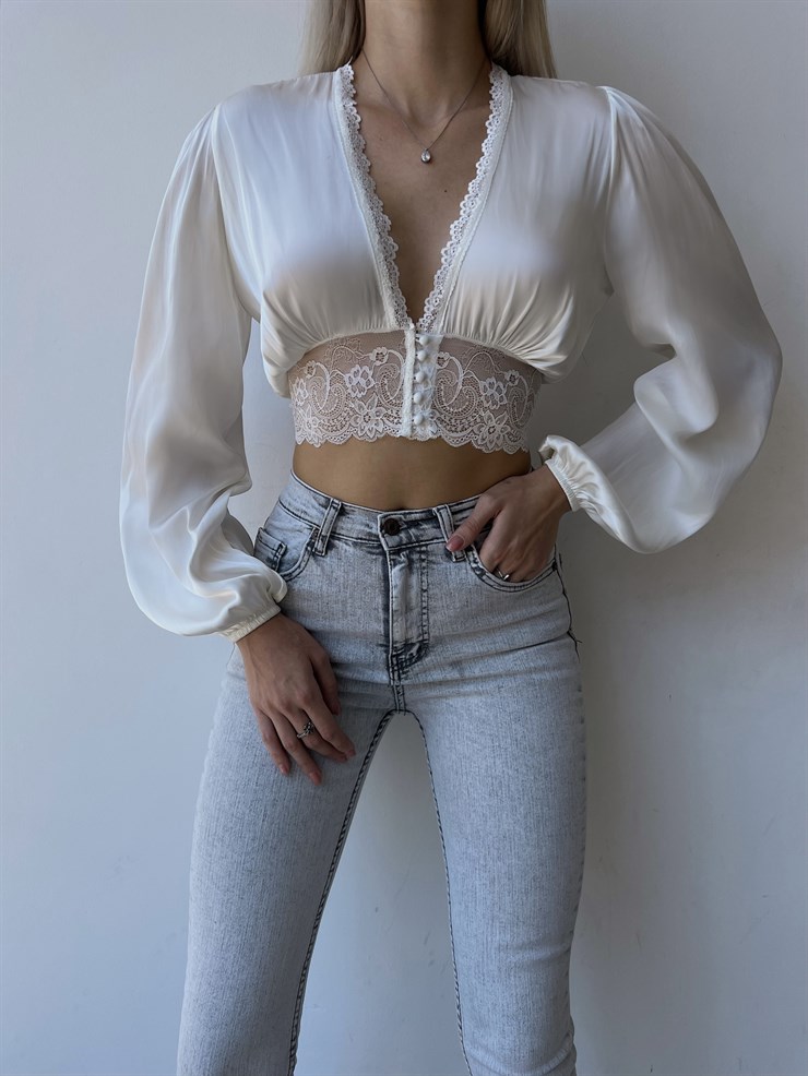 Derin V Yaka Dantel Detay Düğme Kapamalı Uzun Lastikli Kol Mentha Beyaz Saten Bluz 23K000088