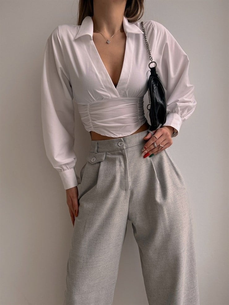 Derin V Yaka Önü Büzgülü Pamuk Kadın Beyaz Gömlek 22K000497