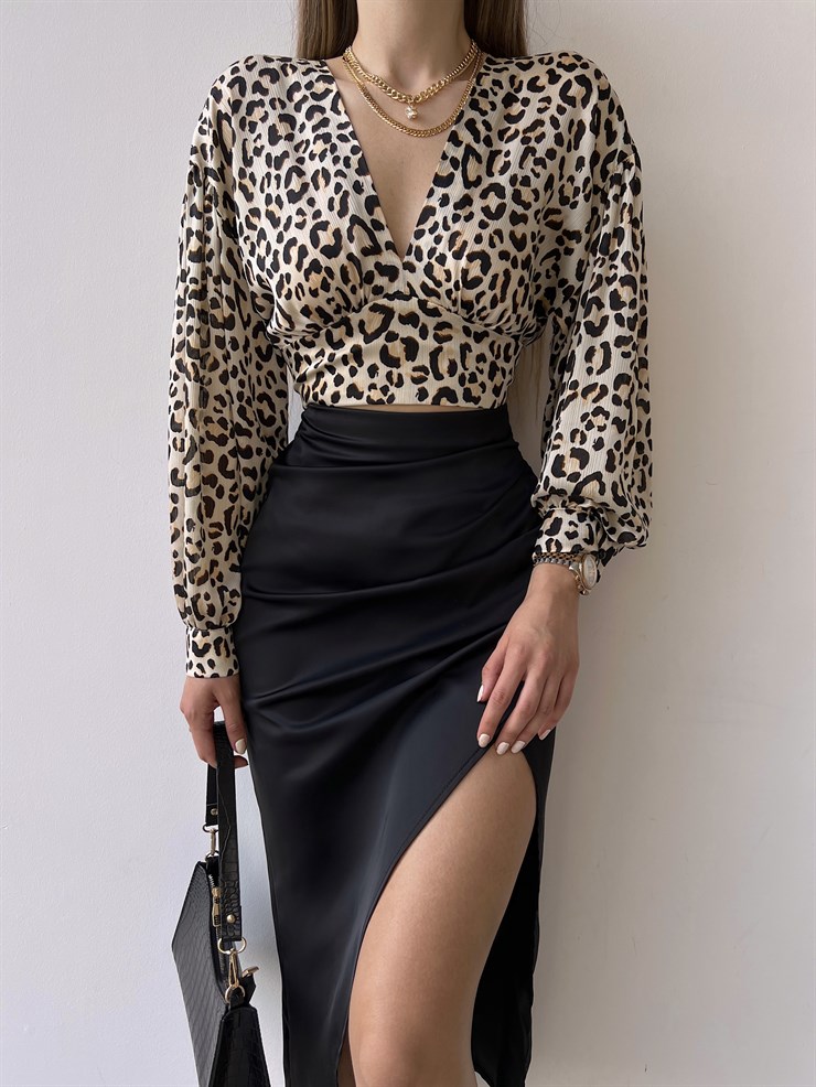 Derin V Yaka Sırtı Bağcıklı Estefani Kadın Leopar Bluz 22Y000277