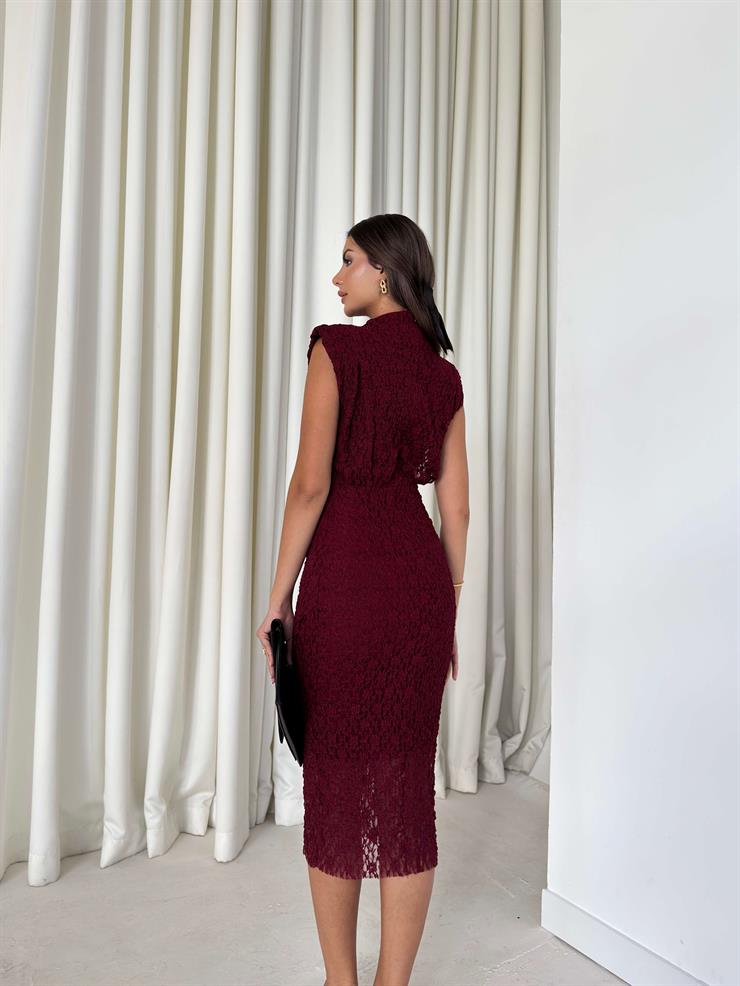 Vatkalı Aksesuar Detaylı Çift Kat Etekli Derlen Bordo Kadın Elbise 26K041