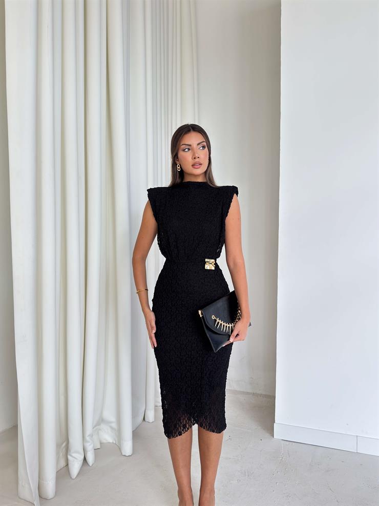 Vatkalı Aksesuar Detaylı Çift Kat Etekli Derlen Siyah Kadın Elbise 26K041