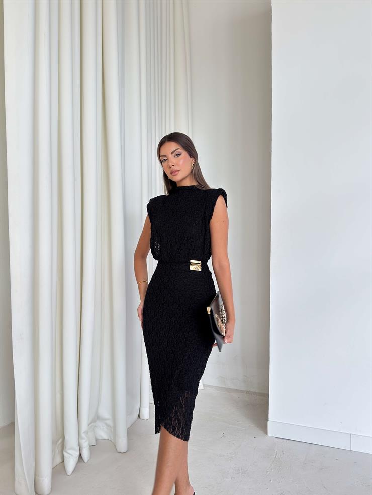 Vatkalı Aksesuar Detaylı Çift Kat Etekli Derlen Siyah Kadın Elbise 26K041