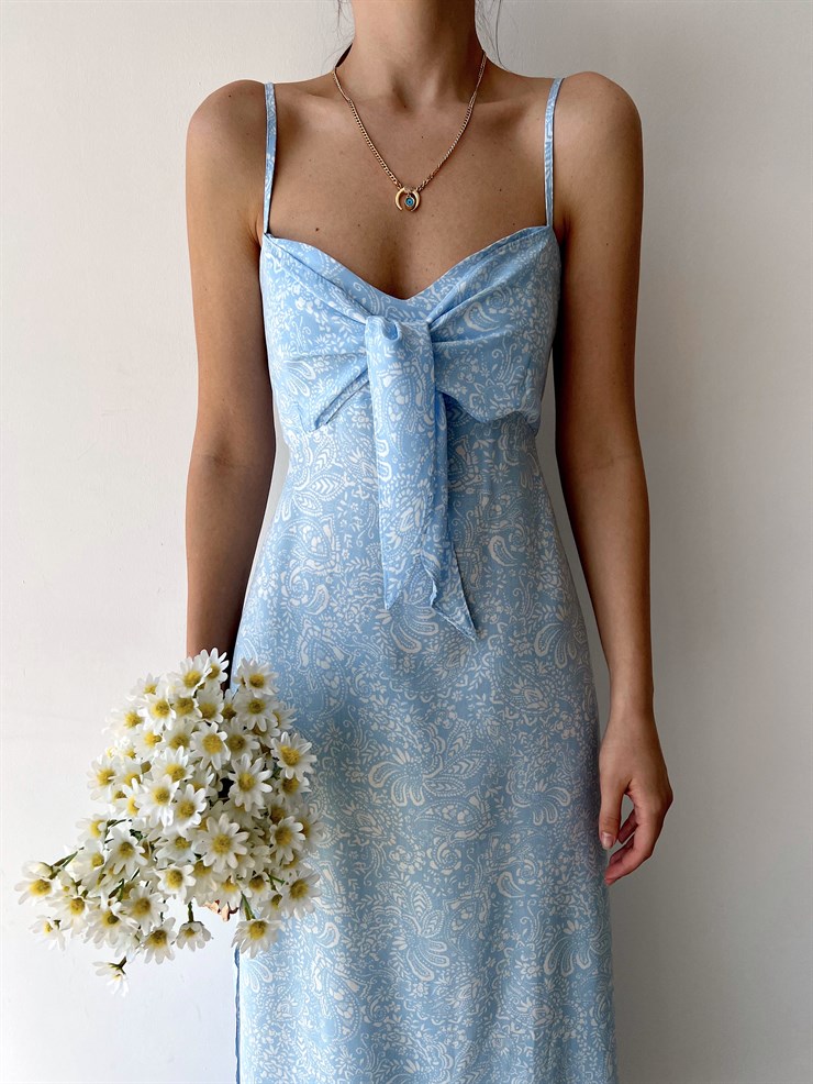 Desenli İnce Askı Göğüsü Bağcıklı Yırtmaçlı Savana  Kadın Mavi Uzun Elbise 22Y000244