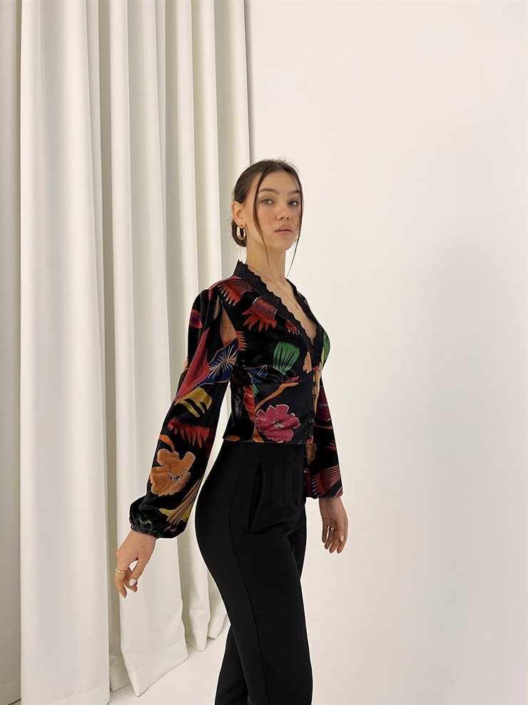 Desenli V Yaka Kol Ucu Lastikli Austin Kadın Siyah Kadife Bluz 23K000404