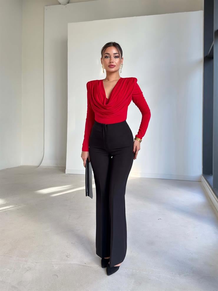 Omzu Vatkalı Uzun Kol Degaje Yaka Dinre Kadın Kırmızı Bluz 26K101