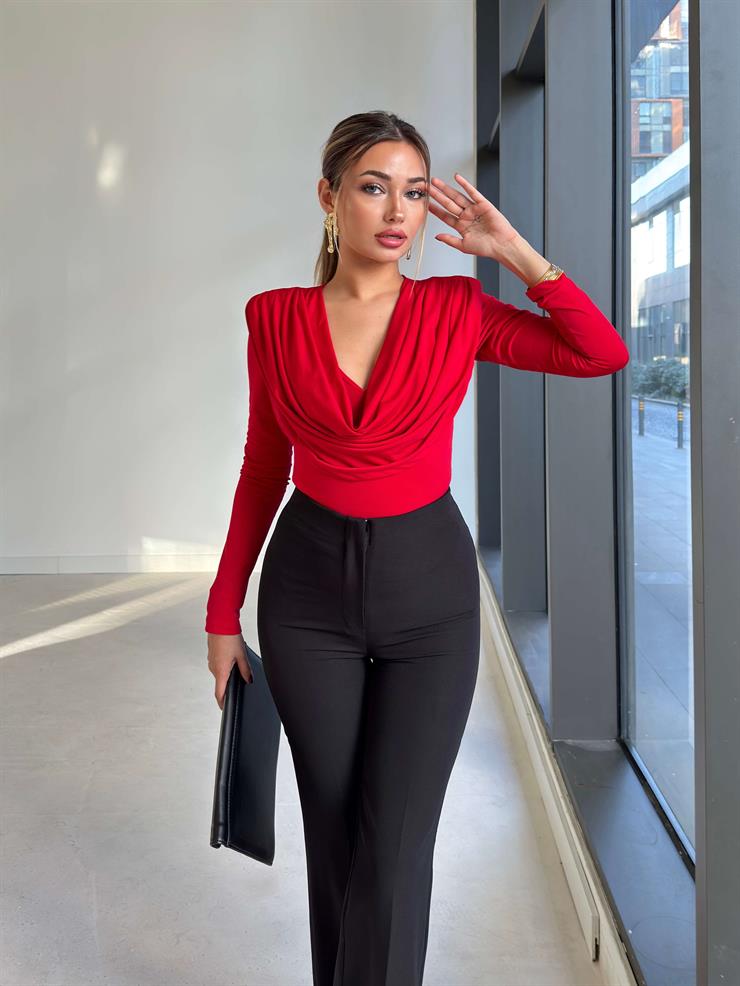 Omzu Vatkalı Uzun Kol Degaje Yaka Dinre Kadın Kırmızı Bluz 26K101