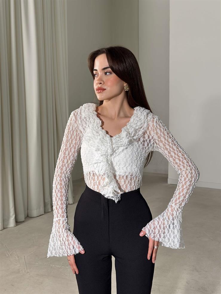 Fırfır Detaylı V Yaka Dantelli Dırand Beyaz Kadın Bluz 26K355