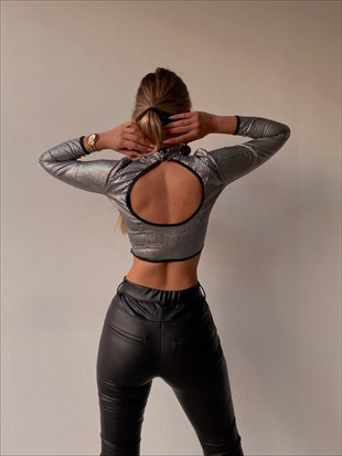 Sırt Dekolteli Payetli Disco Kadın Gri Crop Bluz 22K000410