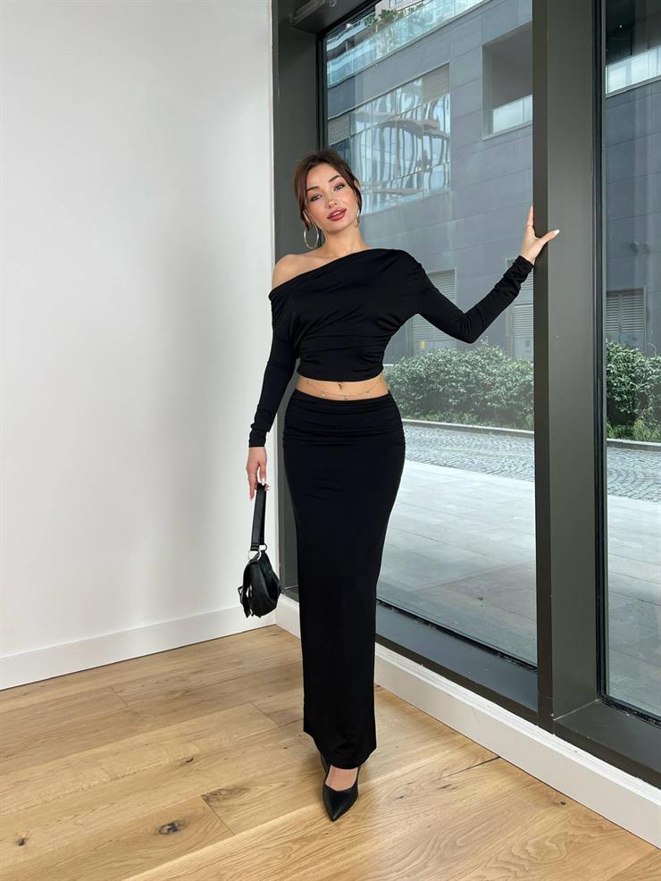 Omzu Düşük Drapeli Crop Divino Kadın Siyah Etekli Takım 24Y025