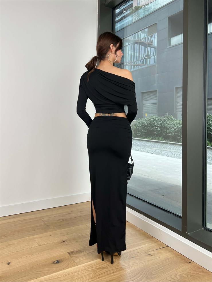 Omzu Düşük Drapeli Crop Divino Kadın Siyah Etekli Takım 24Y025