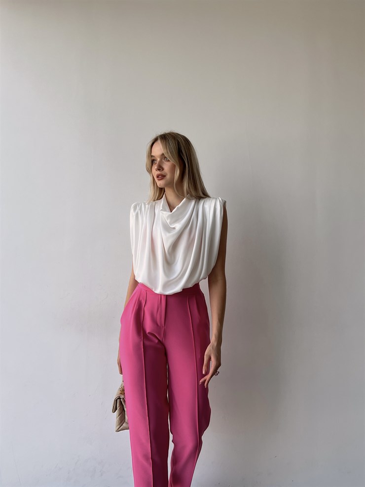 Dökümlü Vatkalı Omuz Lastikli Bel Fornax Kadın Beyaz Bluz 22Y000339