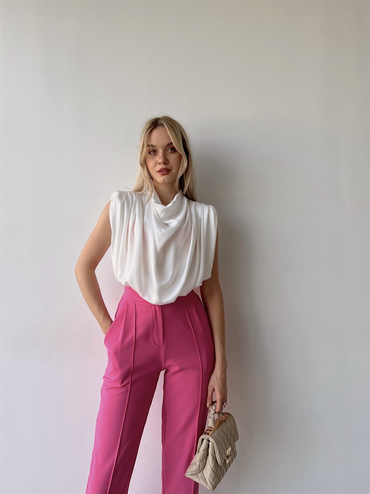 Dökümlü Vatkalı Omuz Lastikli Bel Fornax Kadın Beyaz Bluz 22Y000339