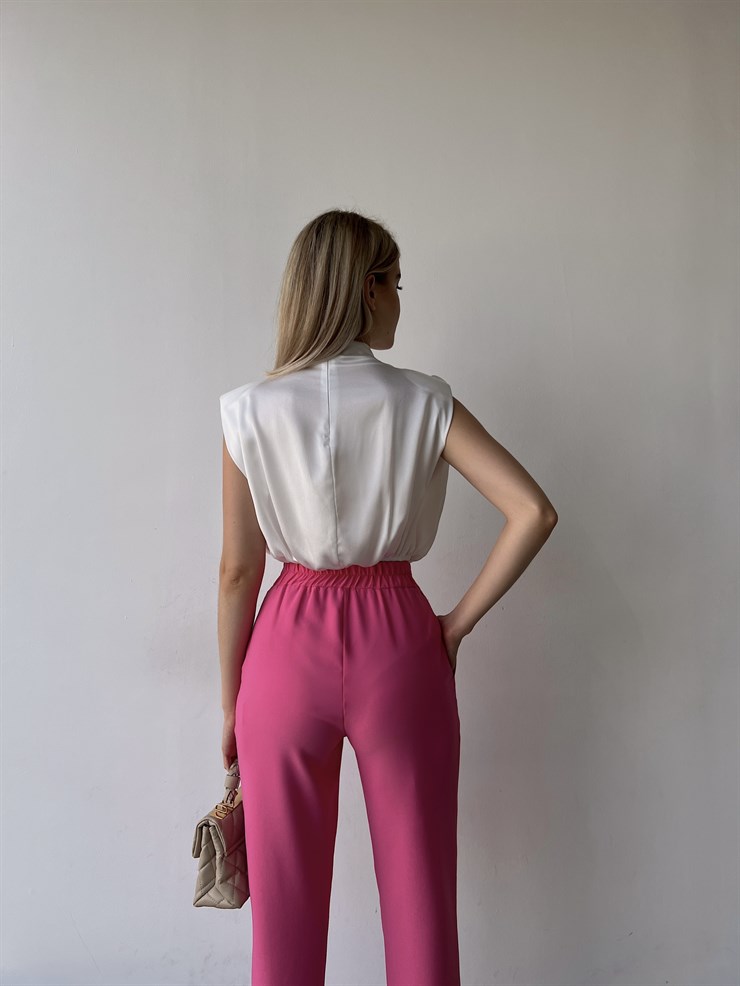 Dökümlü Vatkalı Omuz Lastikli Bel Fornax Kadın Beyaz Bluz 22Y000339