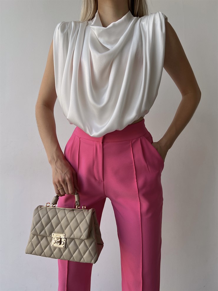 Dökümlü Vatkalı Omuz Lastikli Bel Fornax Kadın Beyaz Bluz 22Y000339