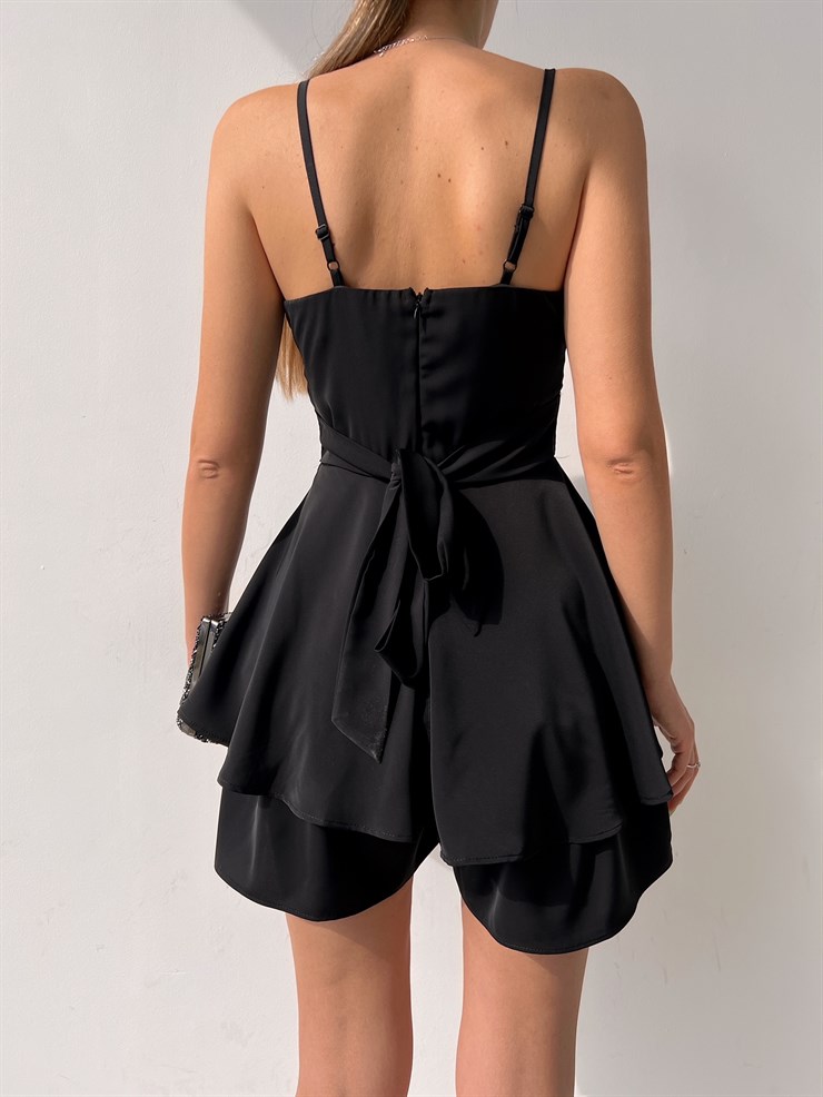 Dökümlü Yaka Eteği Fırfırlı Heather Kadın Siyah Şort Tulum 22Y000033