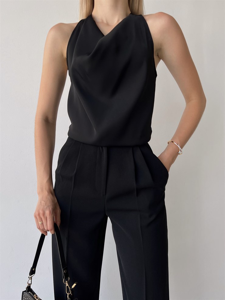 Dökümlü Yaka Sırt Dekolte Zincir Detayı Jewel Kadın Siyah Bluz 22Y000157