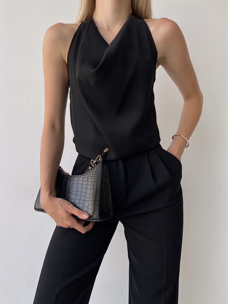 Dökümlü Yaka Sırt Dekolte Zincir Detayı Jewel Kadın Siyah Bluz 22Y000157