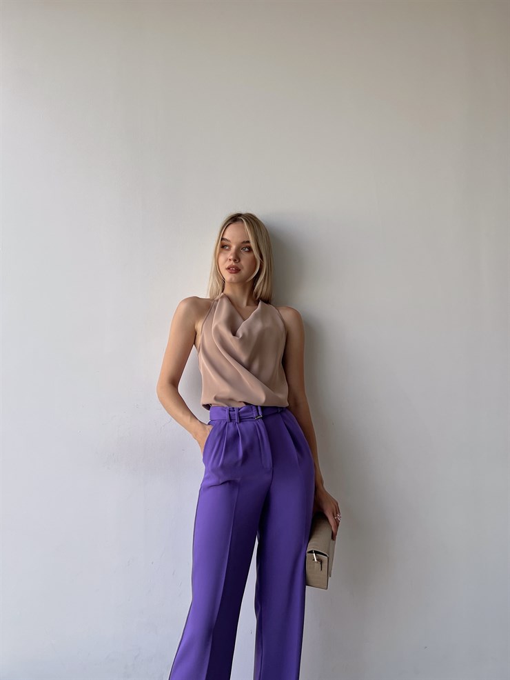 Dökümlü Yaka Sırt Dekolte Zincir Detayı Jewel Kadın Vizon Bluz 22Y000157