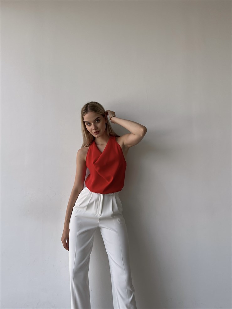 Dökümlü Yaka Sırt Dekolte Zincir Detayı Jewel Kadın Kırmızı Bluz 22Y000157