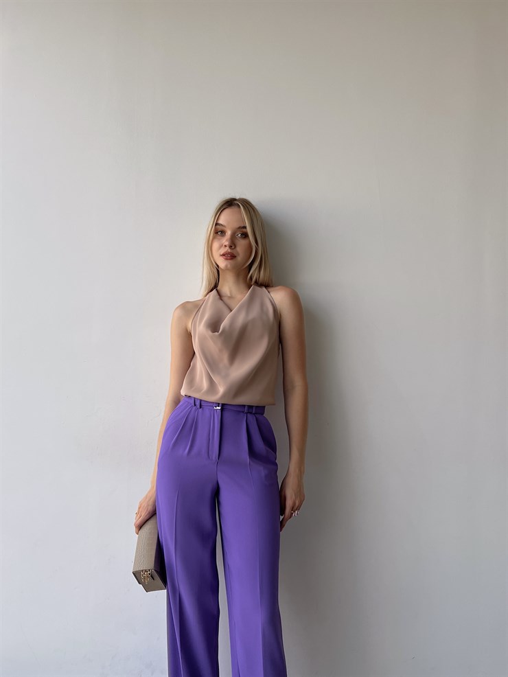 Dökümlü Yaka Sırt Dekolte Zincir Detayı Jewel Kadın Vizon Bluz 22Y000157