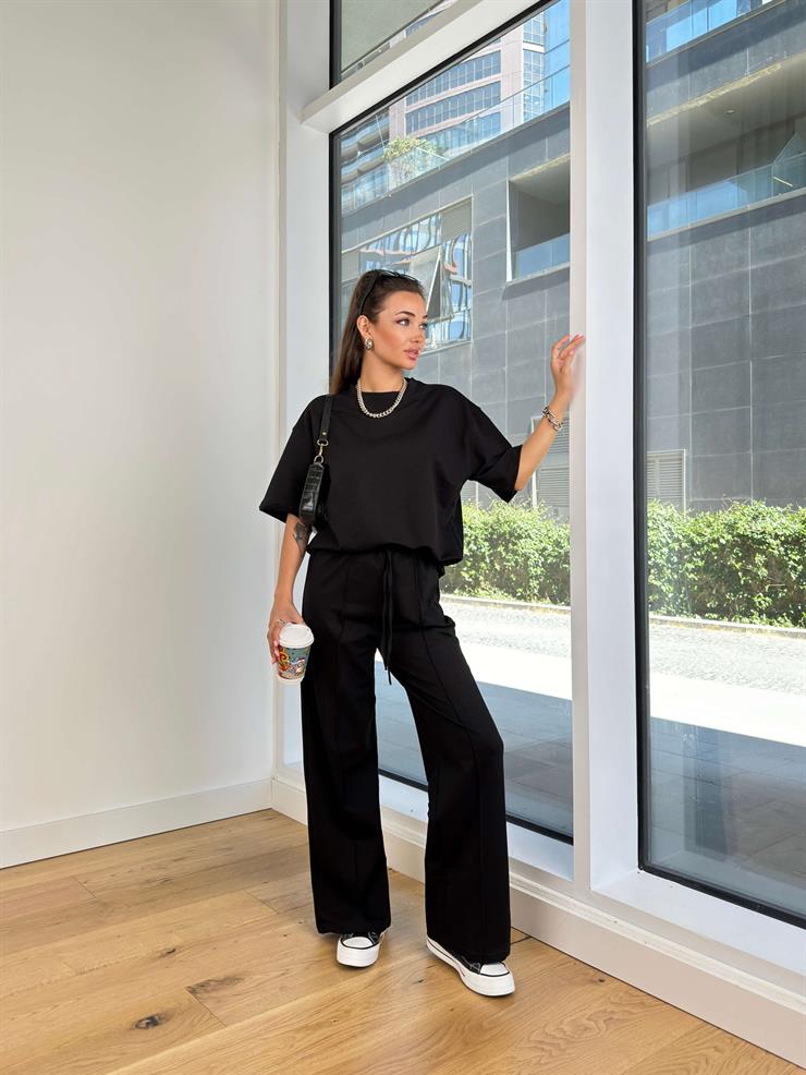 Oversize Tişört Yüksek Bel Bol Paça Eşofman Altı Doresa Kadın Siyah Takım 24Y845