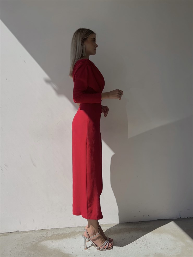 Drape Detaylı Tek Omuz Etek Kısmı Kruvaze Yırtmaçlı Lowry Kadın Kırmızı Midi Boy Elbise 23K000091