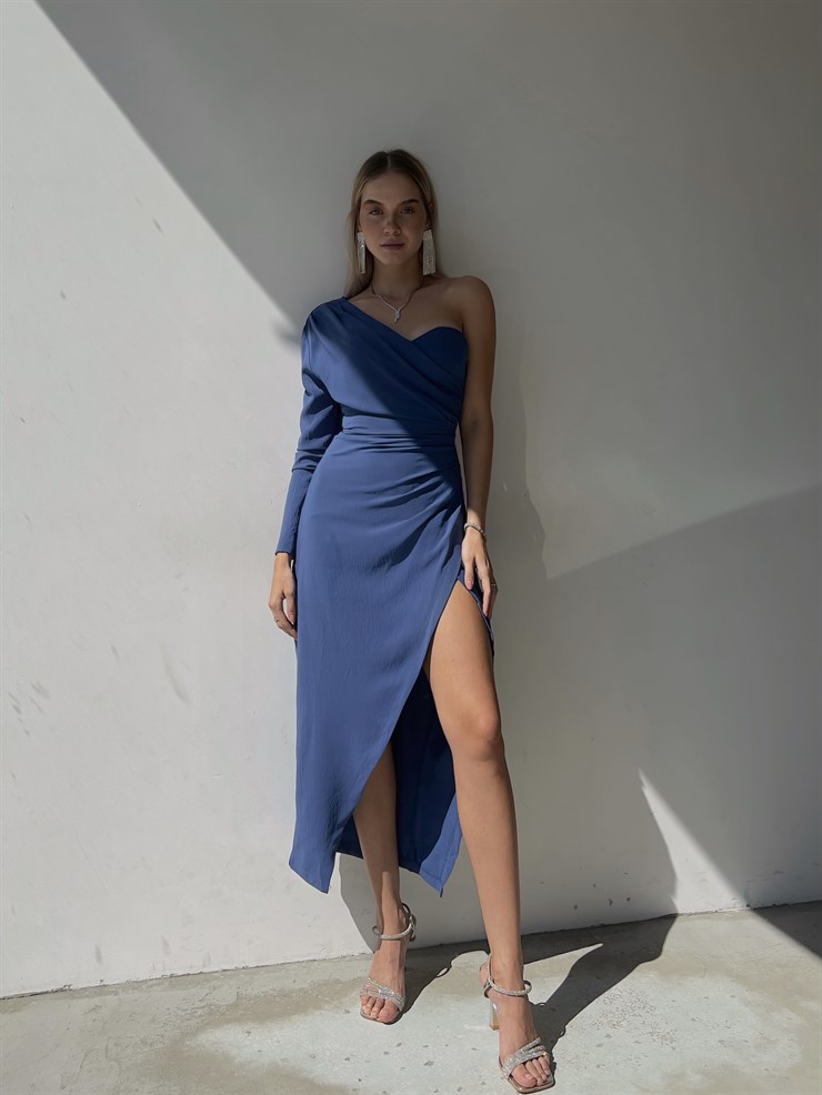Drape Detaylı Tek Omuz Etek Kısmı Kruvaze Yırtmaçlı Lowry Kadın İndigo Midi Boy Elbise 23K000091