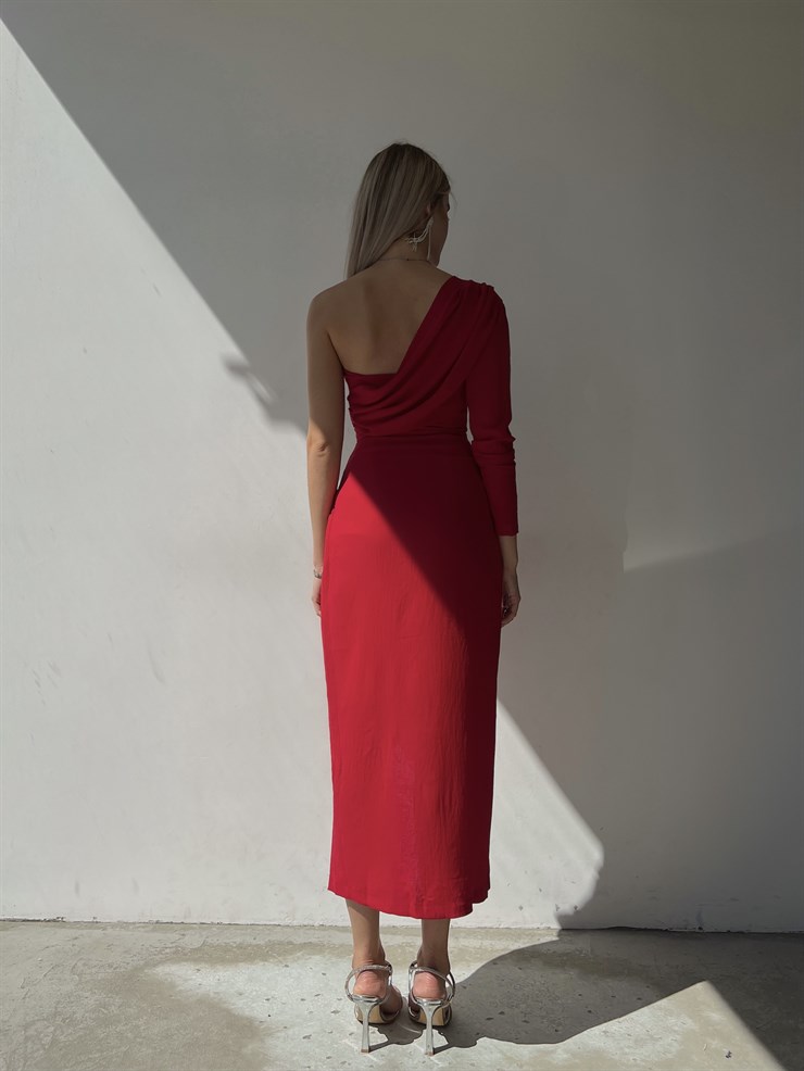 Drape Detaylı Tek Omuz Etek Kısmı Kruvaze Yırtmaçlı Lowry Kadın Kırmızı Midi Boy Elbise 23K000091