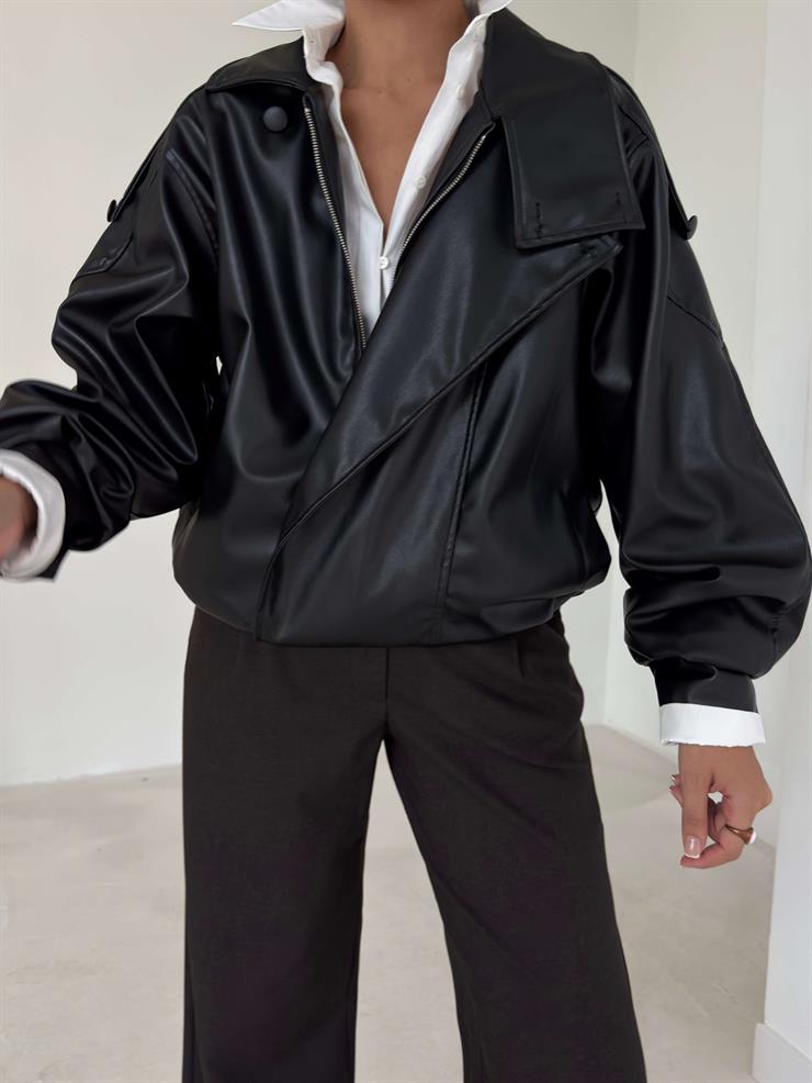 Düğme Detaylı Fermuarlı Beledan Siyah Kadın Deri Mont 26K082