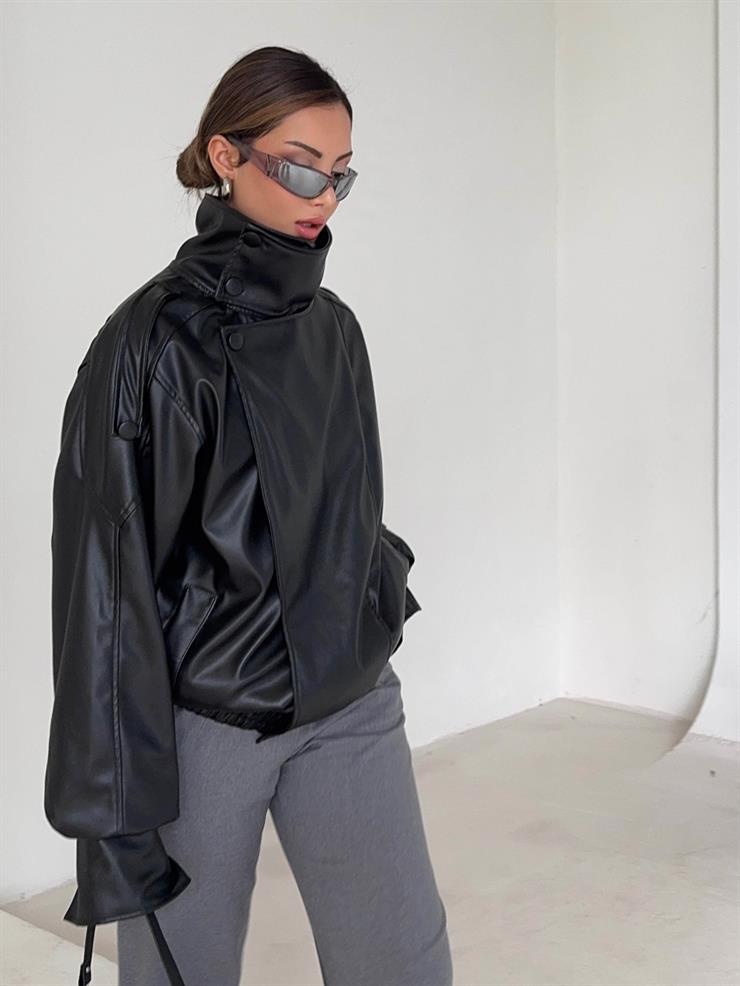 Düğme Detaylı Fermuarlı Beledan Siyah Kadın Deri Mont 26K082