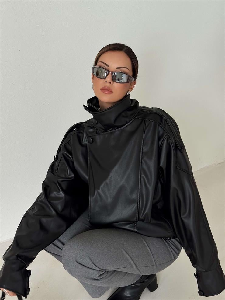 Düğme Detaylı Fermuarlı Beledan Siyah Kadın Deri Mont 26K082