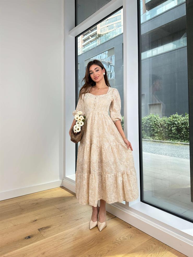 Önü Düğmeli Lastikli Yarım Kol Brode Kadın Bej Güpürlü elbise 23Y000208