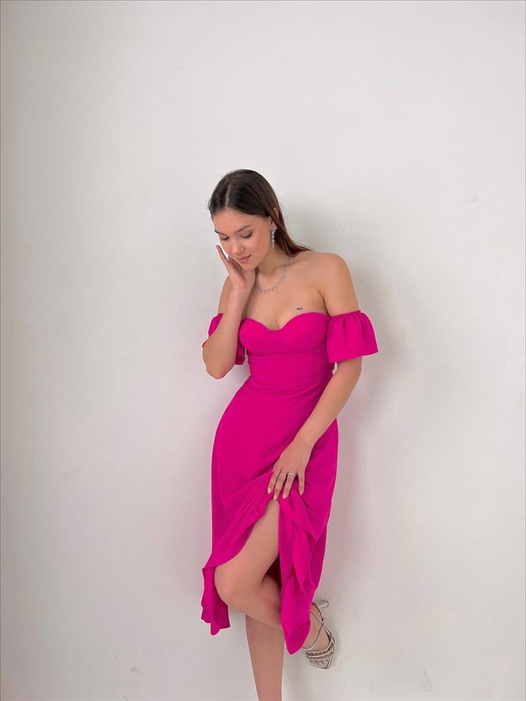 Düşük Lastik Kol Eteği Volanlı Sarina Kadın Pembe Midi Elbise 23Y000026