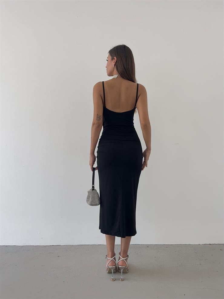 İnce Askılı Yandan Büzgü Detaylı Edin Kadın Siyah Elbise 23Y000610