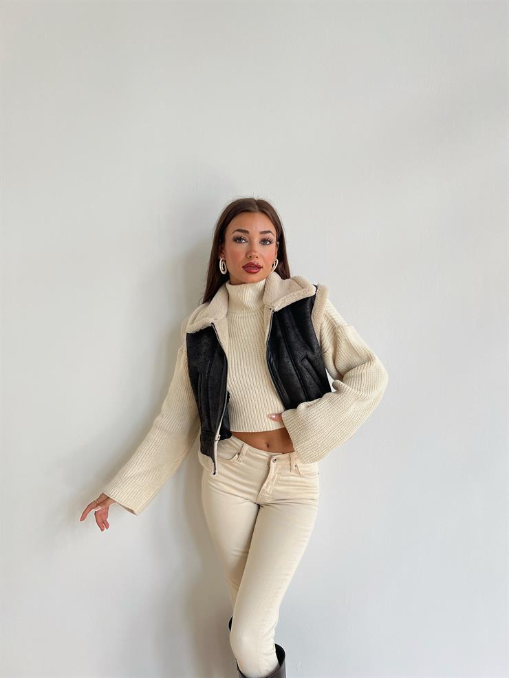 İçi Peluş Kürklü Yanları Cepli Fermuar Kapamalı Eferi Kadın Siyah Yelek 24k000057